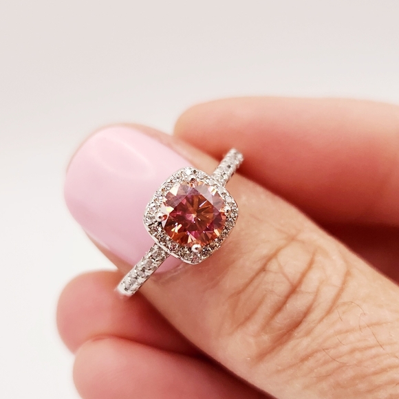 1 carat pink moissanite ring - Picture 4 of 11
